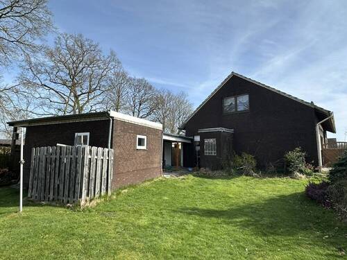 Rückansicht+Nebengebäude - 5 Zimmer Einfamilienhaus in Rhauderfehn