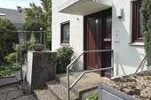 Ansicht Eingang - Reihenhaus in Renningen - Ihr neues Zuhause mit Garten