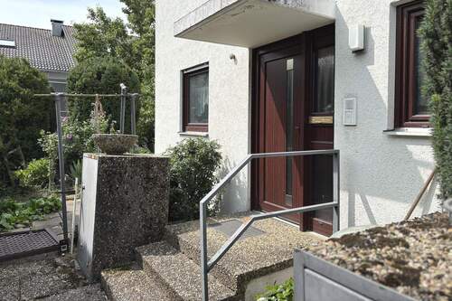 Ansicht Eingang - Reihenhaus in Renningen - Ihr neues Zuhause mit Garten