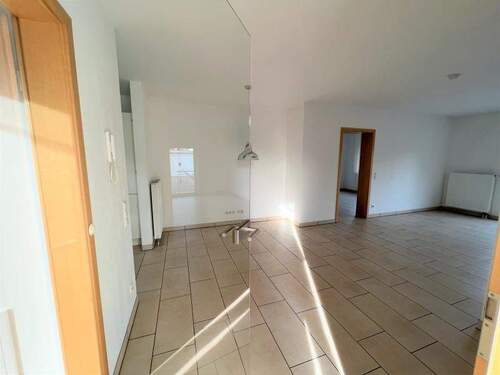 Blick ins Wohnzimmer - 