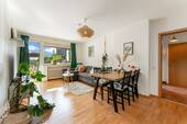 Wohnzimmer - 2 Zimmer Etagenwohnung zum Kaufen in Köln