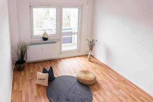Wohnzimmer Vergleichswohnung - 2 Zimmer Etagenwohnung zur Miete in Chemnitz