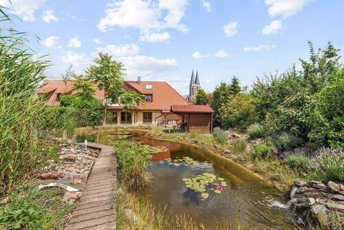 Garten mit Schwimmteich - 