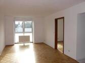 Wohnzimmer - gemütliche 2-Zimmer Wohnung am Mannichswalder Platz mit Fahrstuhl, frei ab 01.03.2025!!