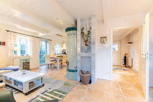 Großzügiges Wohn- und Esszimmer - Mehrfamilienhaus, Wohnhaus mit 110,00 m&sup2; in Oevenum zum Kaufen