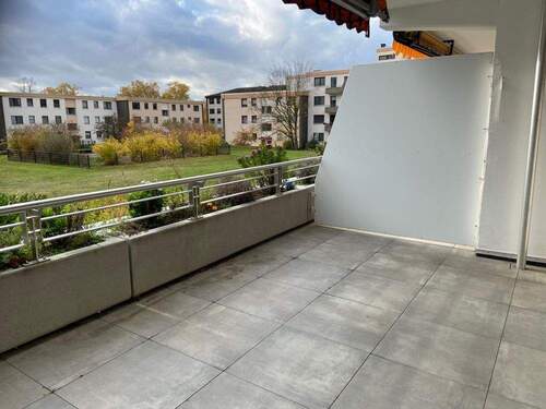 Loggia - Provisionsfrei Berenbostel Lange Straße 3 - 4 Zi-ETW mit großer Loggia im I. OG