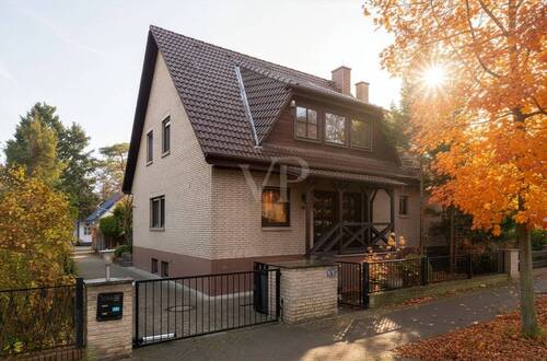 Hausfront - 5 Zimmer Doppelhaushälfte in Berlin / Heiligensee