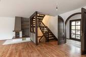 Kaminecke und Treppenbereich - 