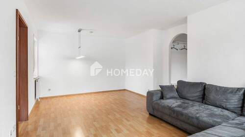 Wohnzimmer 2 - 3 Zimmer Etagenwohnung zum Kaufen in Pfedelbach