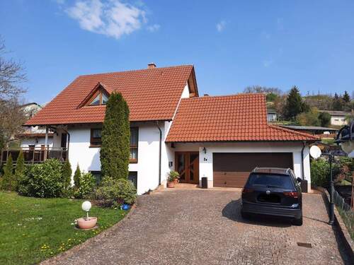 Hausansicht - 6 Zimmer Einfamilienhaus in Obermoschel