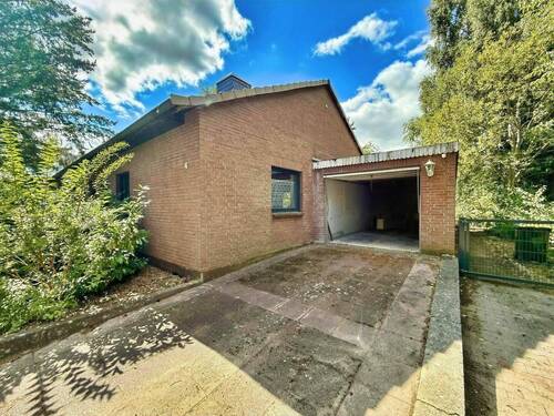 Seitenansicht Garage - 5 Zimmer Bungalow in Rosche