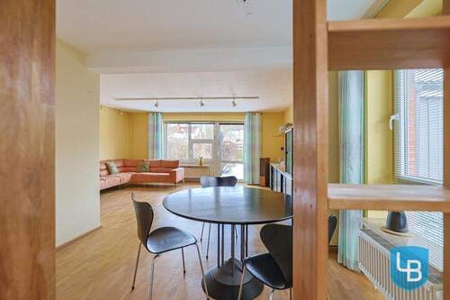 ...mit direktem Zugang ins Wohn-und Esszimmer - 