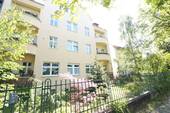 Gebäudeansicht - Vermietete Altbauwohnung mit Balkon im exklusiven Villenviertel!