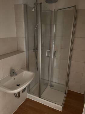 Beispiel Badezimmer - 4 Zimmer Etagenwohnung zur Miete in Kassel
