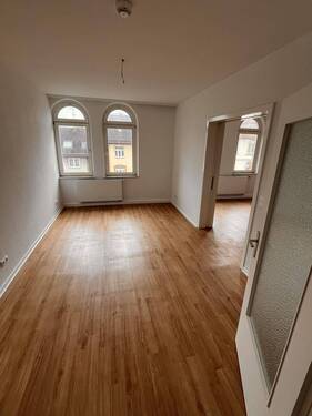 Beispiel Wohnzimmer - Etagenwohnung mit 94,00 m² in Kassel zur Miete
