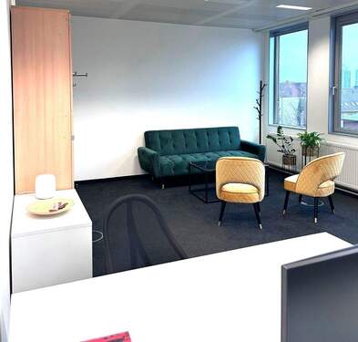 helles Teambüro mit Michel-Blick - 