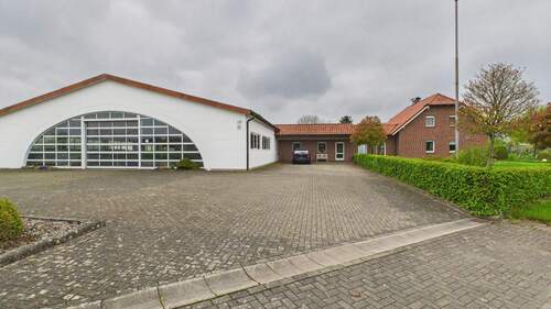 Außenbereich - Einfamilienhaus mit großzügiger Halle & Bürotrakt - perfekt für Selbstständige