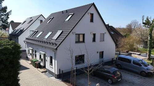 Hausansicht - 5 Zimmer Doppelhaushälfte zum Kaufen in Eckental