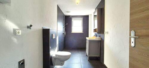 Bad1.jpg - Doppelhaushälfte mit 133,00 m&sup2; in Frankenberg zum Kaufen