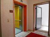 Fahrstuhl im Erdgeschoss - 