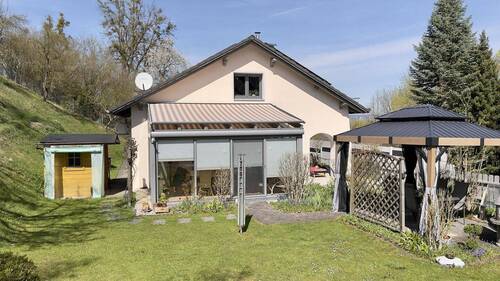 Südseite mit Wintergarten - 7 Zimmer Einfamilienhaus in Dingolfing/Teisbach