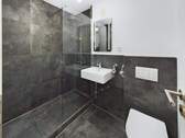 Badezimmer mit begehbarer Dusche - 