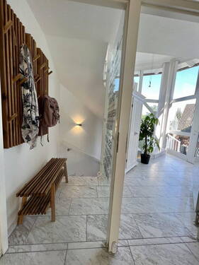 Eingangsbereich / Treppenhaus - 