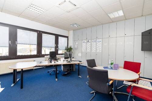 Zus. elektr. Außenjalousien nach Süden und Westen - 