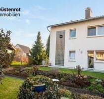 Zeitlose Eleganz trifft Familienidyll: Gepflegte Doppelhaushälfte mit Parkpotenzial - Lauterbach