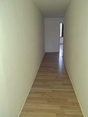 Langer Flur - Etagenwohnung mit 79,00 m&sup2; in Bremerhaven zur Miete