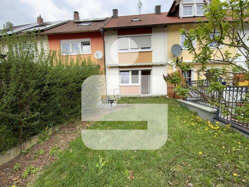 Außenansicht - Reihenmittelhaus - Ihr Sanierungsprojekt in zentraler Lage!