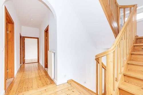 Diele/Zugang zum DG - 