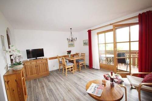 Gemütliches Wohnzimmer mit traumhafter Aussicht - 