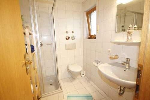 Licht & Luft - Badezimmer mit Fenster! - 