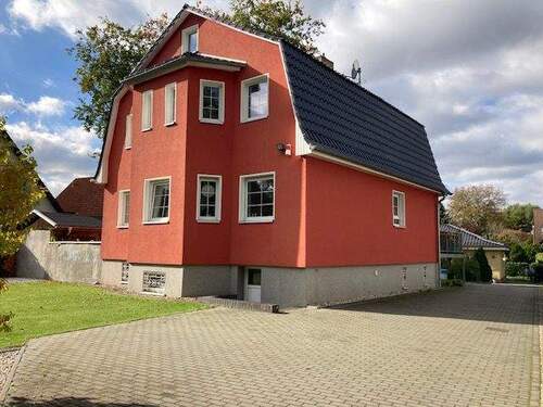 Vorderansicht.jpeg - Leben & Arbeiten unter einem Dach – 175m² Wohnfläche zzgl. großzügiger SouterrainKeller auf 700m² Grundstück mit großem Schuppen