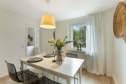 Esszimmer - Ihr Familienglück wartet: Charmante Doppelhaushälfte in ruhiger Siedlung