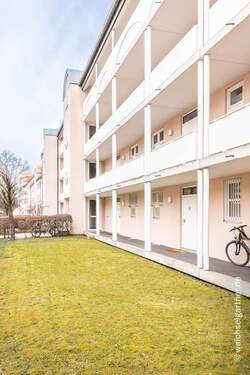 Hauseingang - 3 Zimmer Etagenwohnung in München