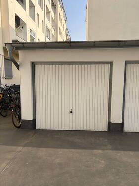 Garagenansicht - Etagenwohnung in Düsseldorf zum Kaufen