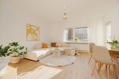 Wohnzimmer - BEZUGSFERTIG schöne 3+1 Zi Wohnung in Mitte