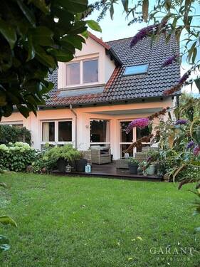 Außenansicht Rückseite SW - 8 Zimmer Reihenendhaus zur Miete in Stuttgart