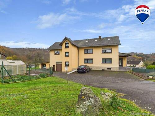 RE/MAX Immobilien DeLux Zweifamilienhaus Wadern-Lockweiler - 8 Zimmer Mehrfamilienhaus, Wohnhaus zum Kaufen in Wadern / Lockweiler
