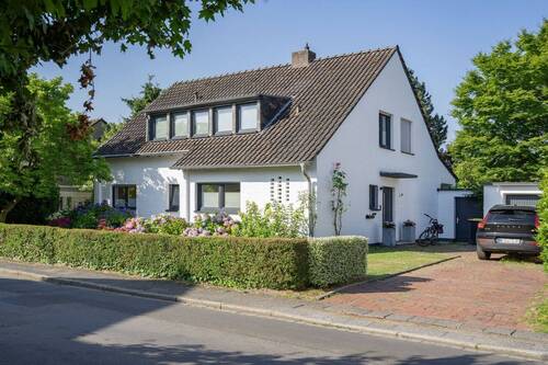 Krefeld Blumenviertel - 6 Zimmer Einfamilienhaus zum Kaufen in Krefeld / Bockum