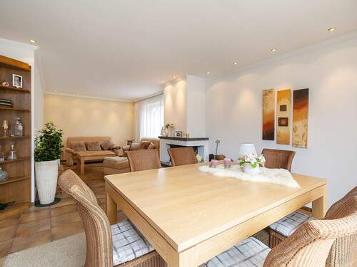 Wohn- und Esszimmer EG - 