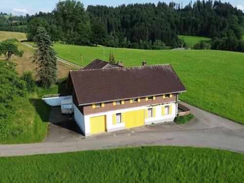 Drohnenaufnahme - 6 Zimmer Mehrfamilienhaus, Wohnhaus zum Kaufen in Weiler-Simmerberg