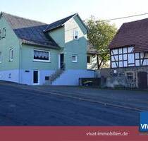 Ehem. Hofreite (Massivhaus) mit Garten, gr. Scheune und Hoffläche. Grüner Blick, schöne Landschaft. - Laubach Altenhain