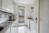 Küche mit Zugang zum Balkon - 
