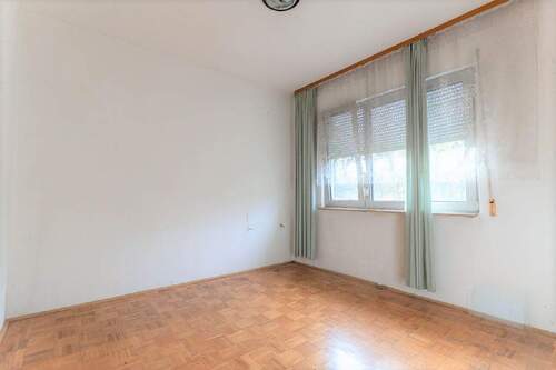 Kinder-/Arbeitszimmer im EG - 