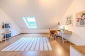 Home-Office Dachgeschoss - 
