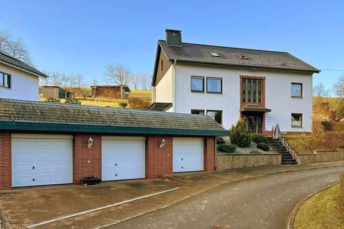 Ostansicht - 7 Zimmer Einfamilienhaus zum Kaufen in Philippsthal