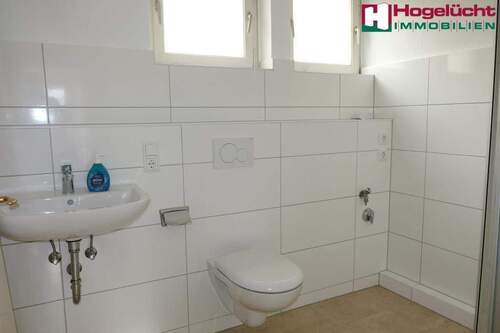 Bad - 2 Zimmer Etagenwohnung in Emden